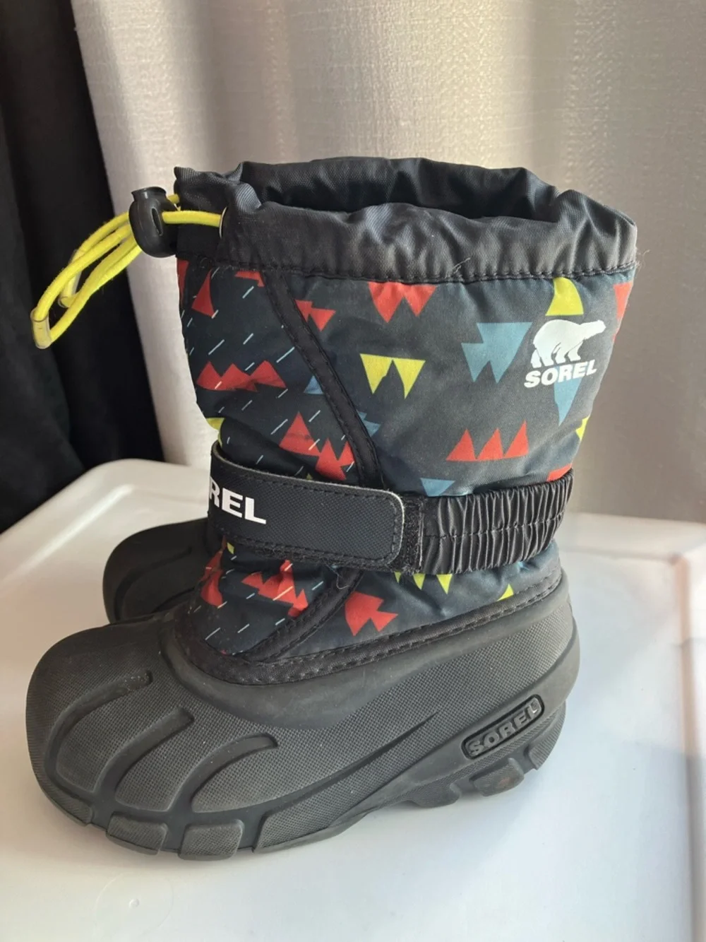 Sorel youth flurry™